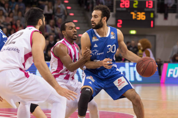 更是整个社 更是整个社