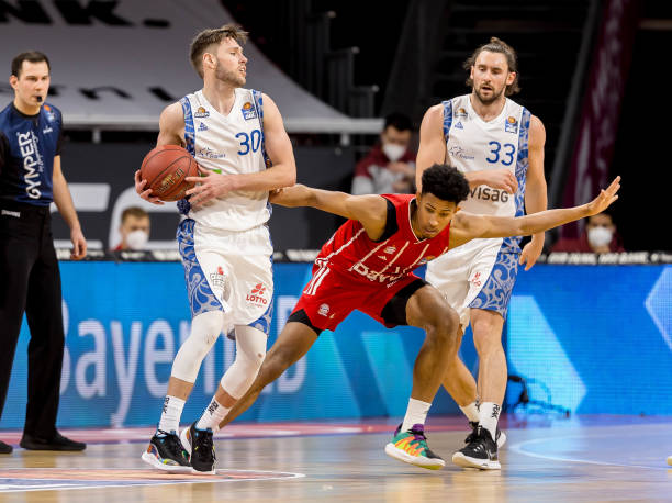 互殴事件 互殴事件